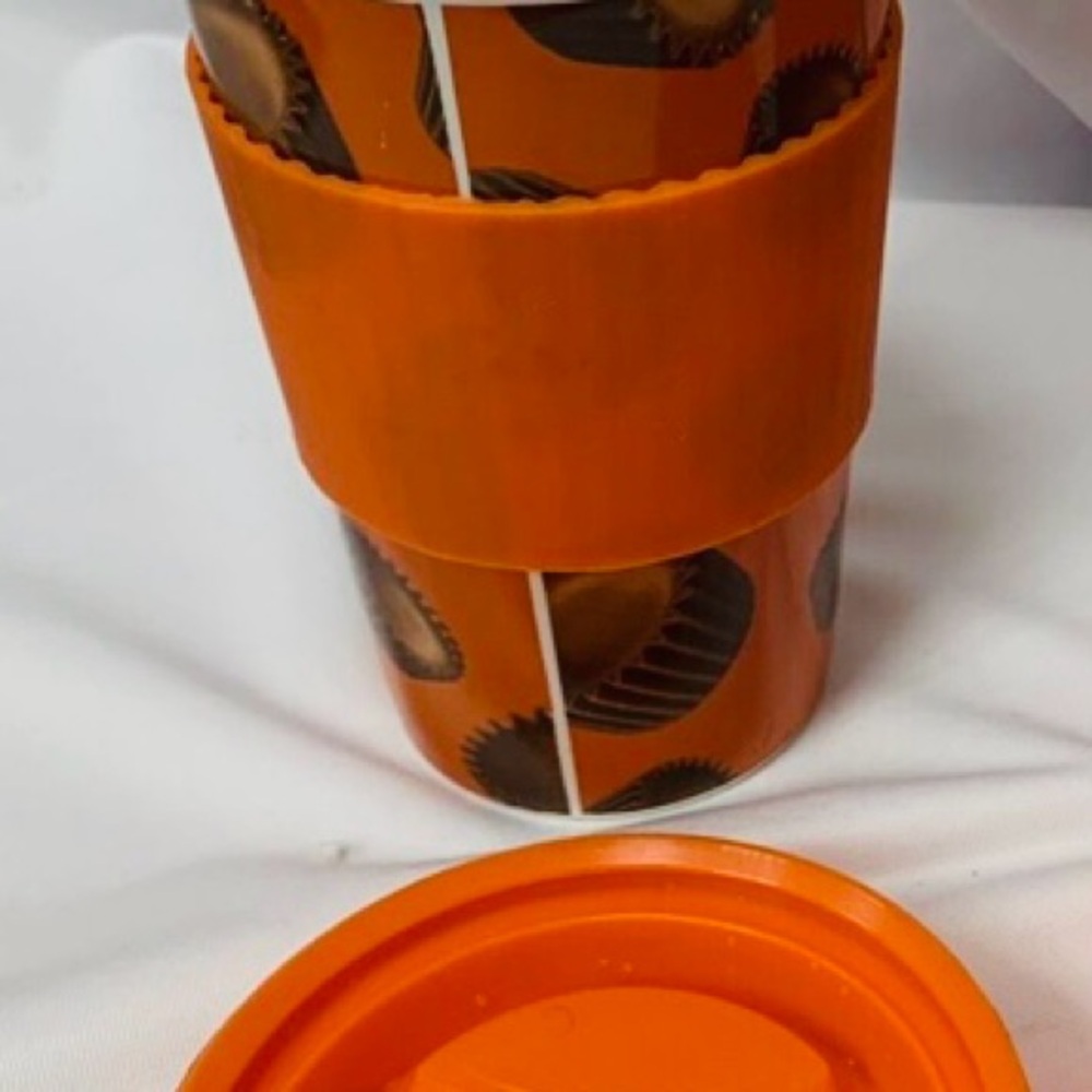 Reese’s Pieces Ceramic Travel Mug Orange Silicone Lid Protective Sleeve NWOT - Picture 4 of 7